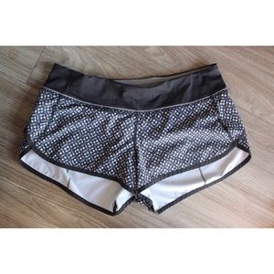lululemon speed up shorts - size 8